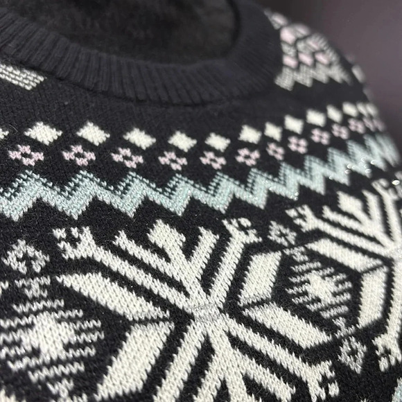 Tommy Hilfiger Wool Blend knit,scoop neck pullover,snowflake,metallic threads - Picture 2 of 11